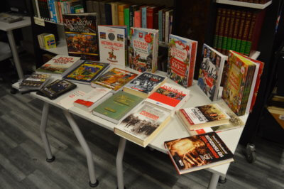 Wystawa książek o historii Polski z okazji 103 rocznicy odzyskania niepodległości.