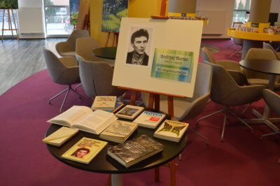 Wystawa poświęcona Andrzejowi Bursy.