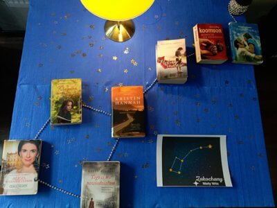 Książki ułoże w Gwiazdozbiór Wielki Wóz.