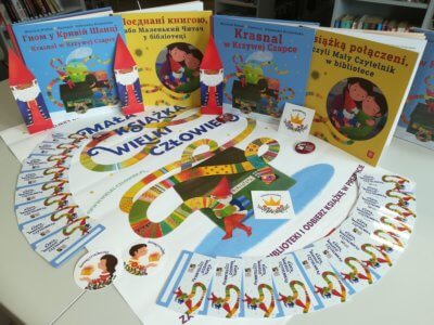 Ulotki i książki o tematyce Krasnal w Krzywej Czapce - wyprawka na Małego Czytelnika.