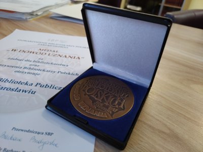 Medal w dowód uznania dla Miejskiej Biblioteki Publicznej w Jarosławiu
